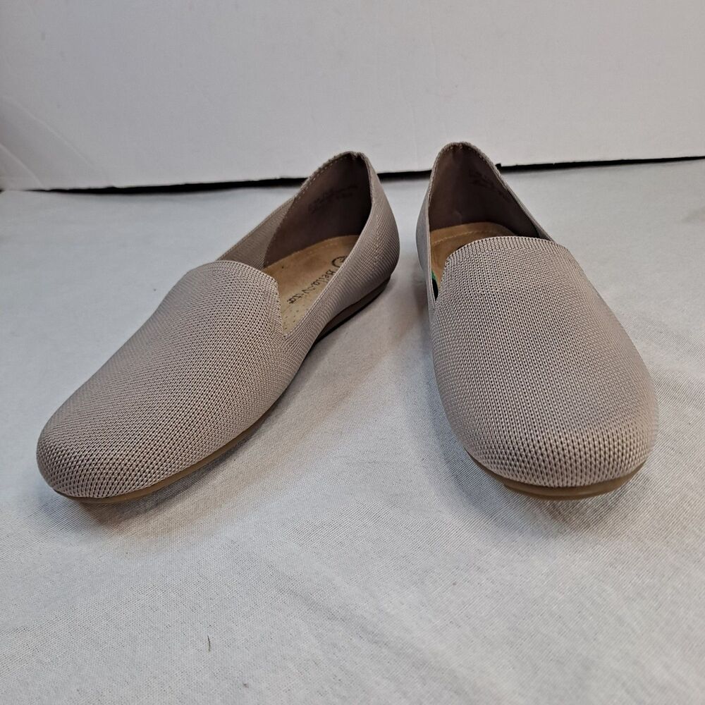 Bella Vita Hathaway Knit Slip On Flats Women's 7.5W Beige Comfort Cushioning